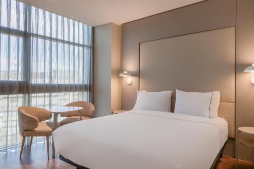 AC Hotel Som - image 14