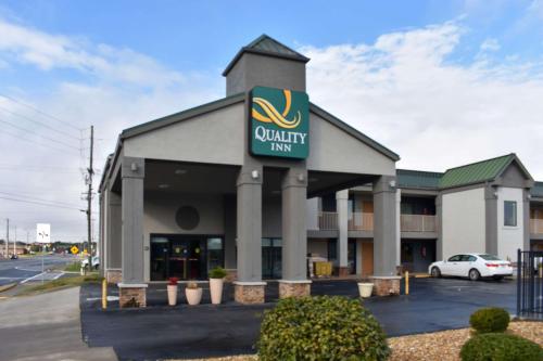 Quality Inn Calhoun North I-75 - Hotel - Calhoun