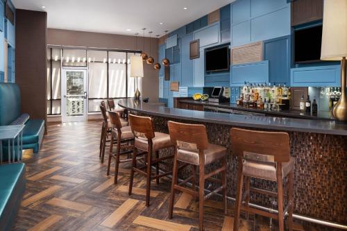 SpringHill Suites by Marriott Midland Odessa - 바/라운지