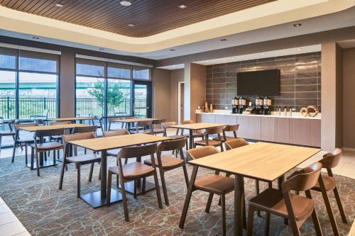 SpringHill Suites by Marriott Orlando Lake Nona - image 3