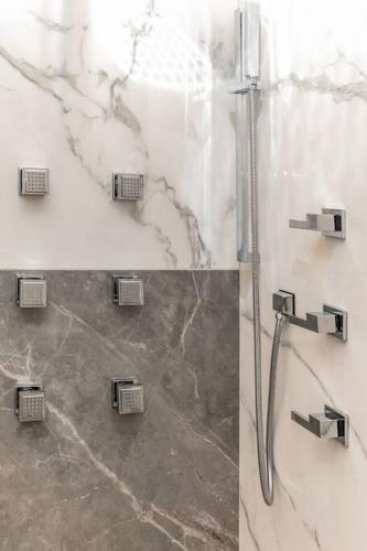 Luxurious Soho Apartment~ 2 Bedroom 2 Bathroom in New York, USA