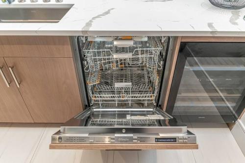 Luxurious Soho Apartment~ 2 Bedroom 2 Bathroom in New York, USA