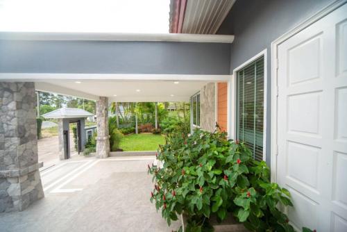 Exterior view, I am pool villa Pattaya no 5 in Takiantia