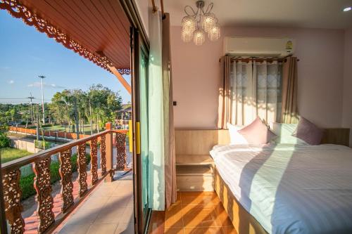 Balcony/terrace, Ratana Boutique Resort - Mae Phim near Sunthorn Phu Monument