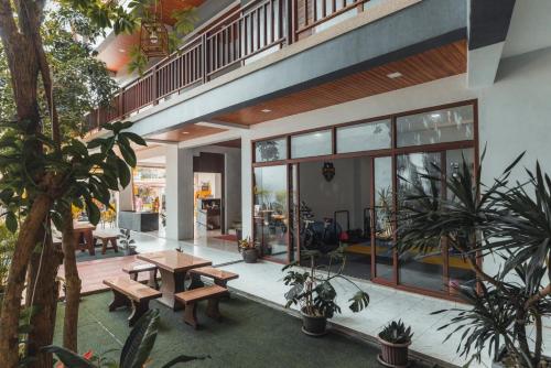 Garden, Lanta Ray Bay Hotel in Klong Nin Beach