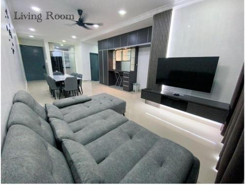 Sandakan Ijm pool view condo