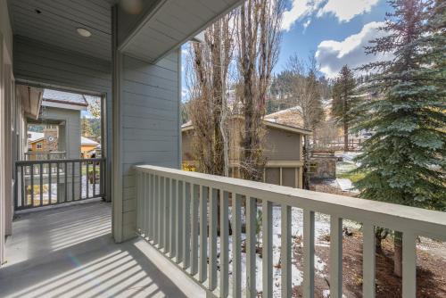 Ski In Ski Out 1200sf VIP Palisades Condo Mountain Open Until Memorial Day