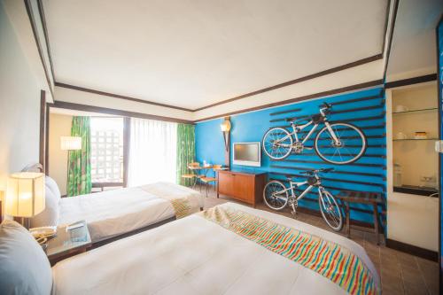 room detail thumbnail 1