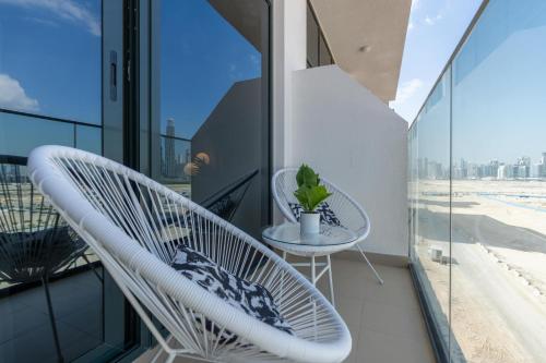 ON OFF HH-Meydan One- Cozy STUDIO - Burj Khalifa & Lagoon view - main image