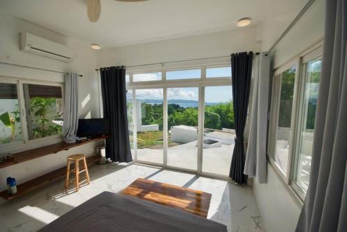 Octagon Villa with rooftop bathtub & 270° view