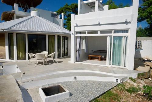 Octagon Villa with rooftop bathtub & 270° view