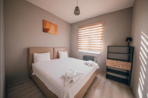 Edrin Otel - image 3