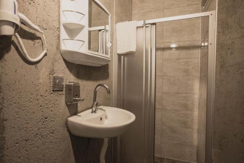 Edrin Otel - image 8