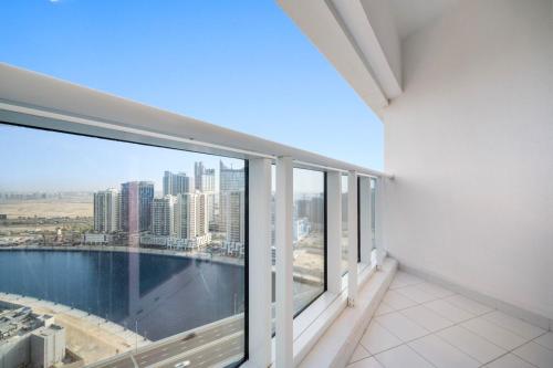 ALiving Charming 1BR I Canal Views I DAMAC Maison Prive B- 2101, Dubai (photo 10)