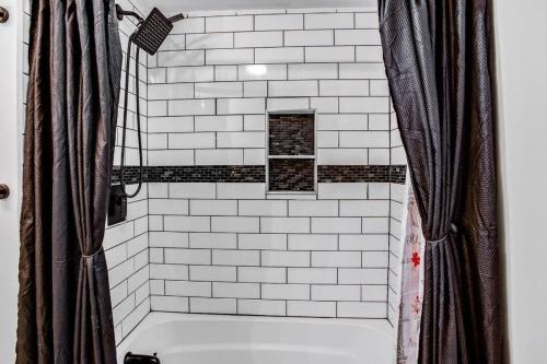 Fantastic Home Near DWTN/Airport in Rochester, USA