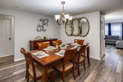 Fantastic Home Near DWTN/Airport in R and K Skyranch Airport