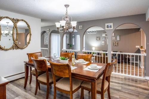 Fantastic Home Near DWTN/Airport in R and K Skyranch Airport