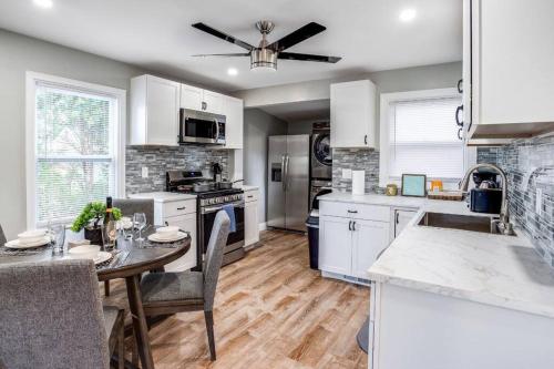 Charm home near DWTN in Rochester, USA