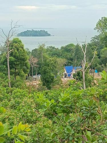 Blue Zone Hostel in Koh Rong