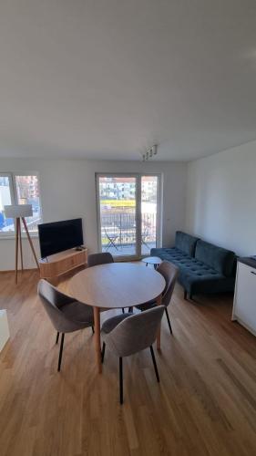  Lovely Home near Metro U1, Ferienwohnung in Wien