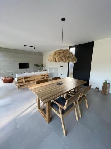 RumaRanch Solo Parejas Casa con pileta privada a 20 mts del Río