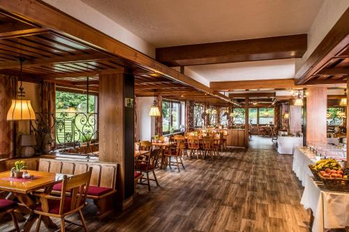 Restaurante, Sauerland Alpin Hotel in Schmallenberg