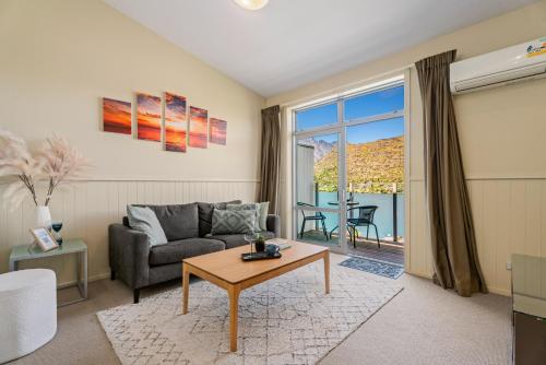 Lakeview Greenstone Apartment TS