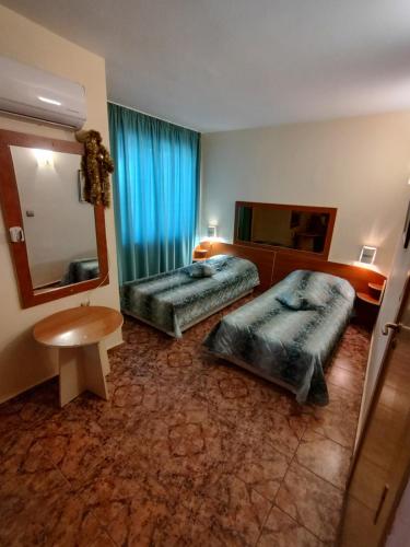 Hotel Color Room Type - Budget Twin Room