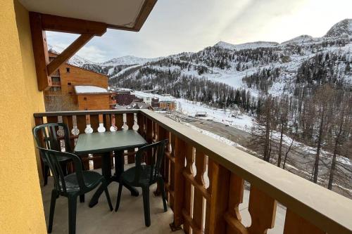 ระเบียง/ชานเรือน, Refuge des Vues Alpines Isola 2000 in อีโซลา