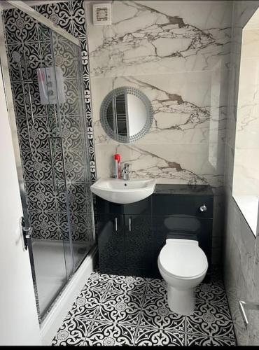 4 Bedroom House, Central City Location 4 Bedroom House, Central City Location