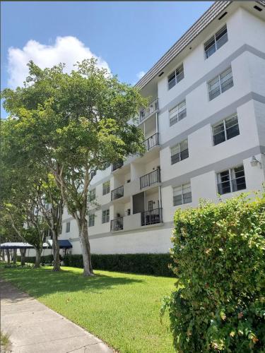 Lovely 2/2 condo in Miami shores in Miami, USA