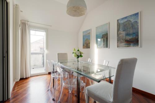 GuestHost - MM Istria White Apartment, Милан