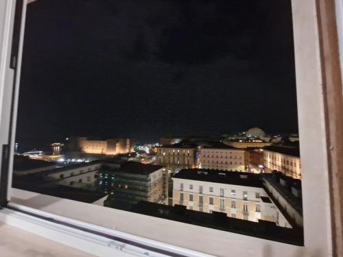 Neapolitan Skyscraper Suites 4