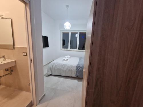 Neapolitan Skyscraper Suites 4
