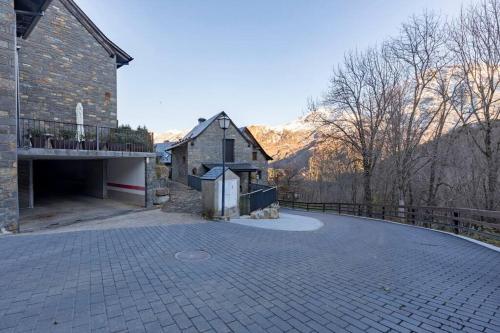 Las Vistas de Peña Blanca (Las Vistas de Pena Blanca) in Piedrafita De Jaca