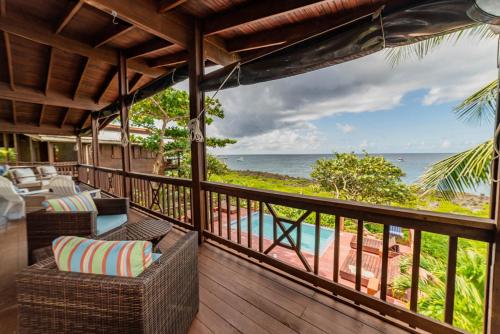 A környék, Cocolobo Resort in West End