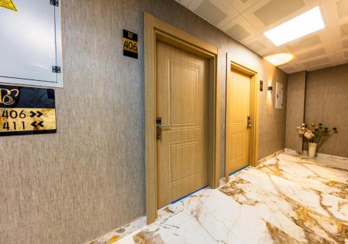 The Business Class Hotel - image 14