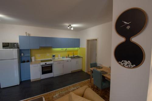 Yellow Sky Apartment * Spacious with free parking in Liman