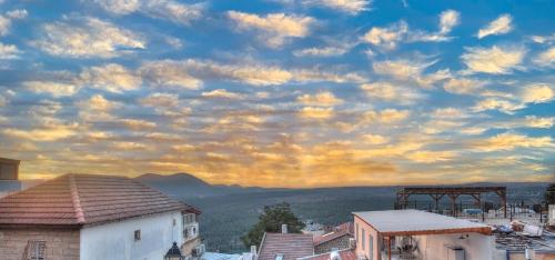 Ambiente nas Imediações, Nof Marom - the Home in the Old City נוף מרום - הבית בעתיקה in Kiryat Breslav