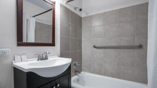King Room image 1