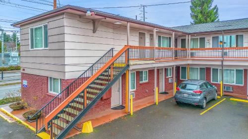 Viking Motel - image 6