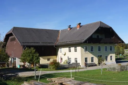 Private Farmhouse Escape - Ideal for up to 8 Guests in Seeham, Österreich