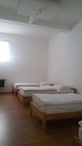 Motel Maks - image 7
