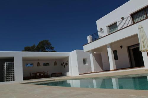 Casa Serena con piscina y jardín