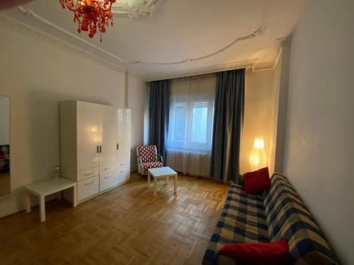Apartment with Balcony and AC next to Danube, Budapešť (fotografie 6)