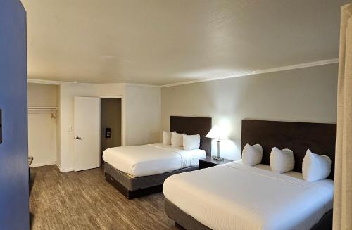 Bay Front Inn - Downtown Santa Cruz - image 5