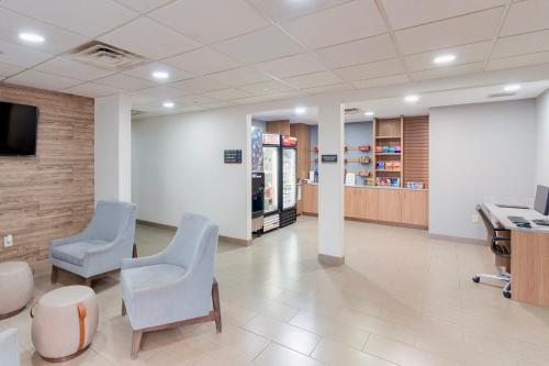 Candlewood Suites Oklahoma City-Moore - image 8