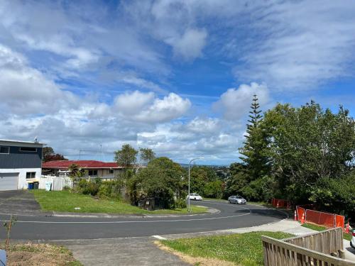 Totara Vale, Free Coffee, parking and wifi, near Glenfield Mall and highway 18,1, Auckland (fotografie 9)