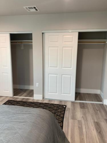 PRIVATE ROOM IN NEW APPARTMENT WITH FULL BATH in Los Angeles, USA