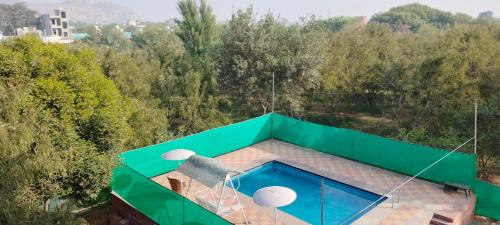 Jhalana Resort & pool party